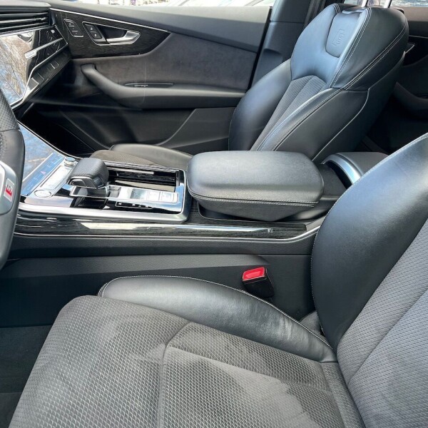 Audi Q8 из Германии (66239)