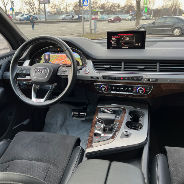 Audi SQ7 из Германии (66579)