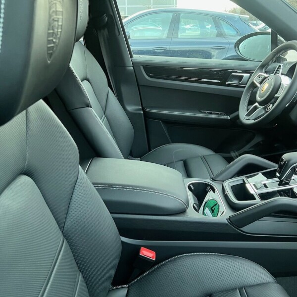 Porsche Cayenne из Германии (67157)