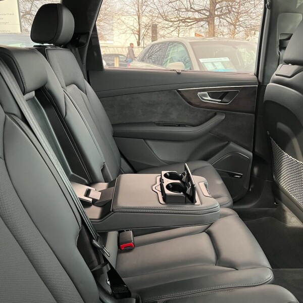 Audi Q7 из Германии (67219)