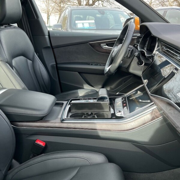 Audi Q8 из Германии (67737)