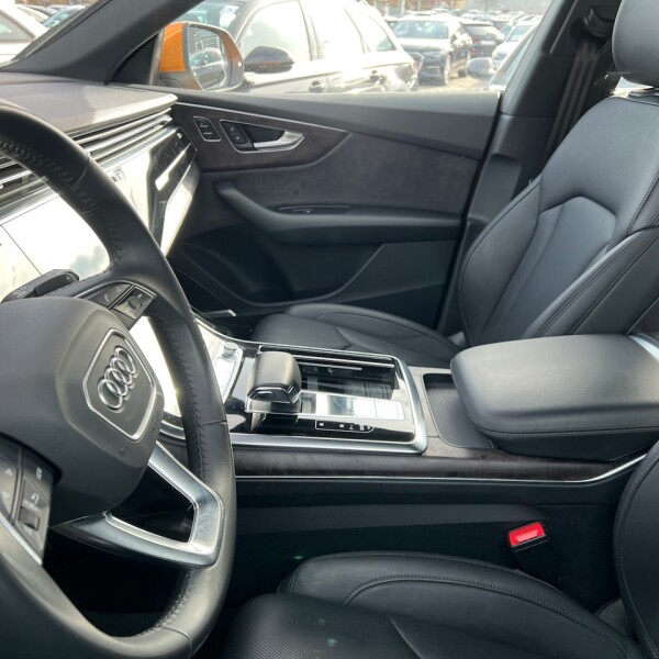 Audi Q8 из Германии (67725)