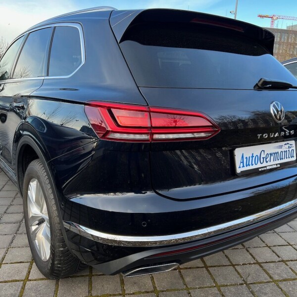 Volkswagen Touareg из Германии (67807)