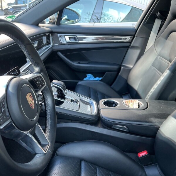 Porsche Panamera  из Германии (68271)