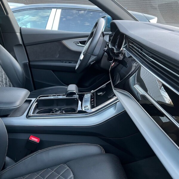 Audi Q8 из Германии (68315)