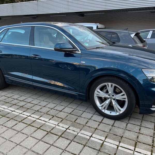 Audi Q8 из Германии (68308)