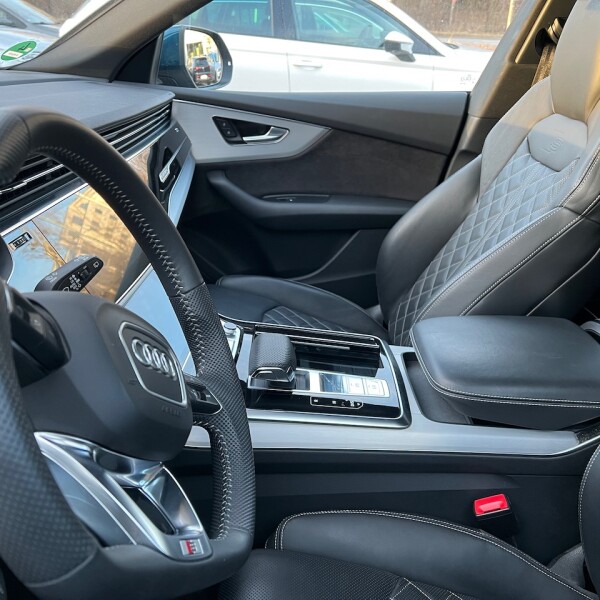 Audi Q8 из Германии (68293)