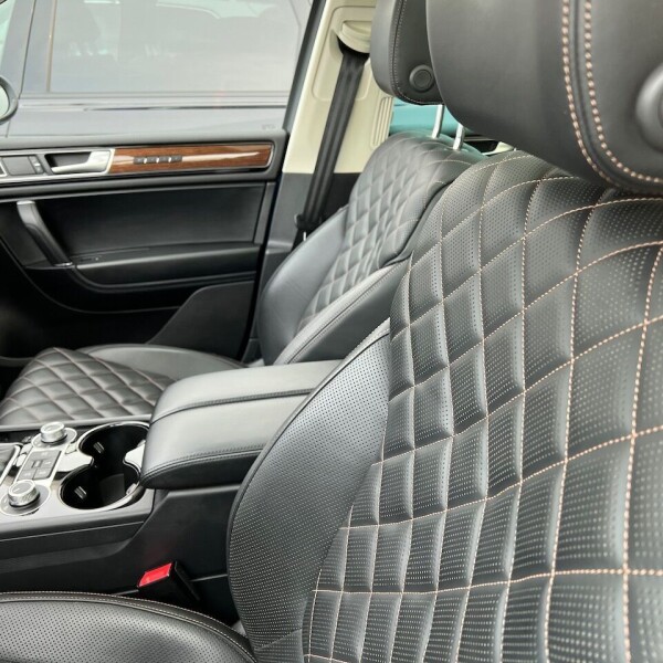 Volkswagen Touareg из Германии (68428)