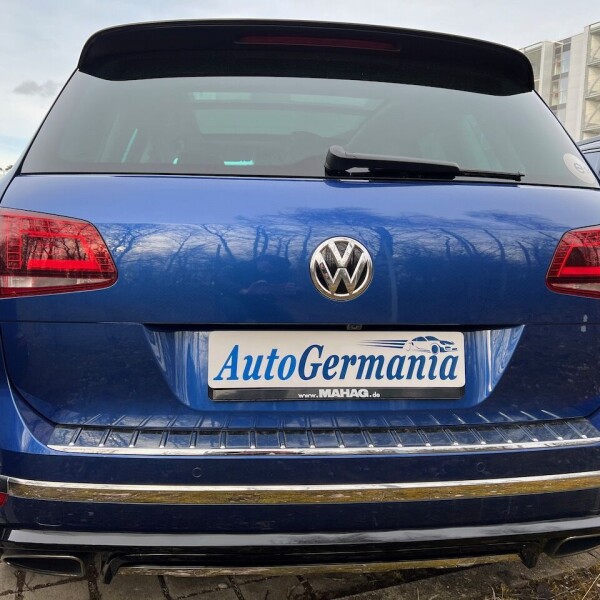 Volkswagen Touareg из Германии (68421)