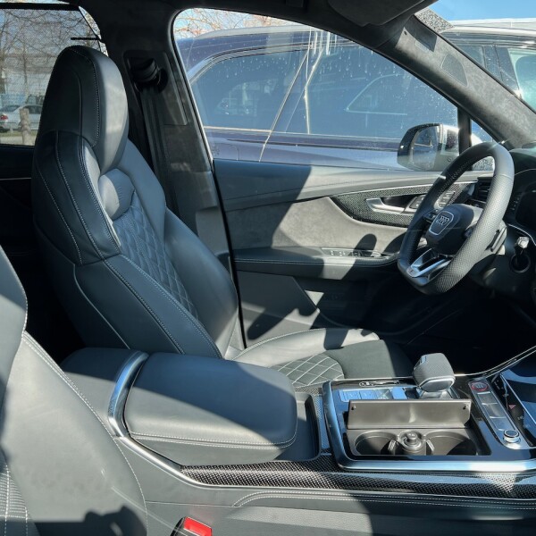 Audi SQ7 из Германии (68878)