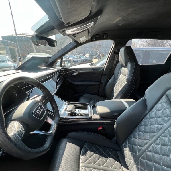 Audi SQ7 из Германии (68852)