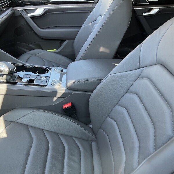 Volkswagen Touareg из Германии (69214)