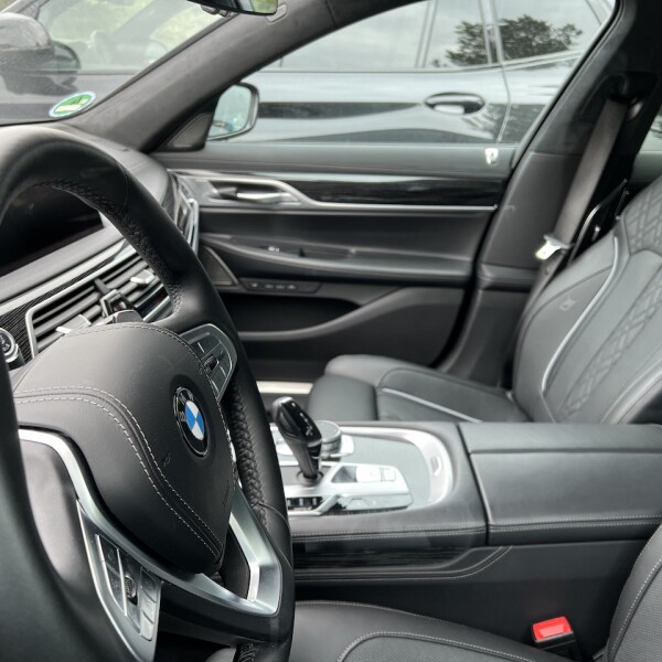 BMW 7-серии из Германии (69610)
