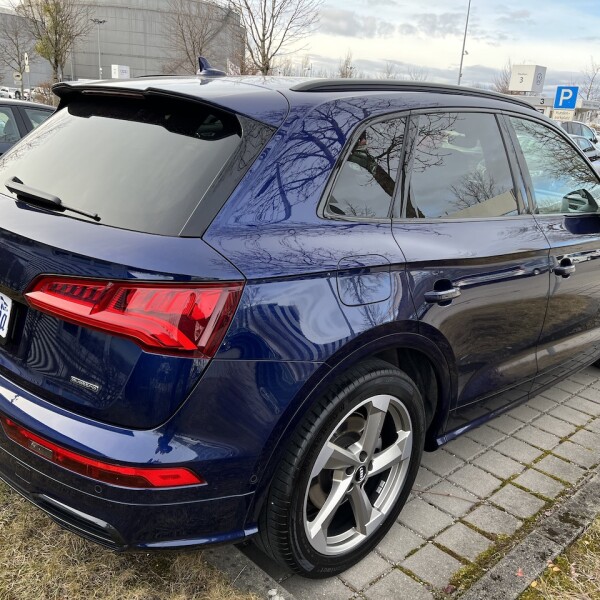 Audi Q5 из Германии (70123)