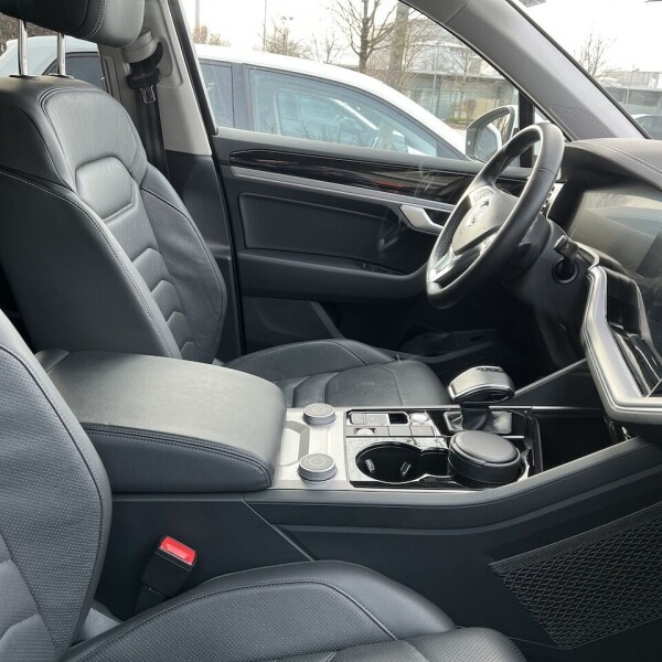 Volkswagen Touareg из Германии (70190)