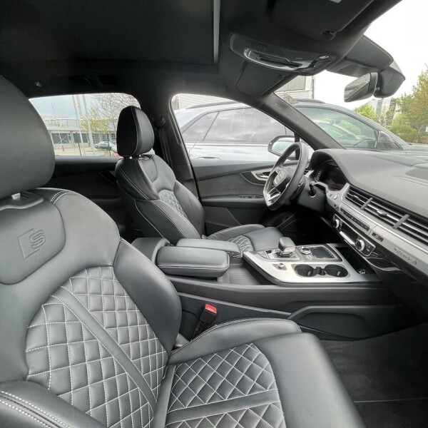 Audi SQ7 из Германии (70254)