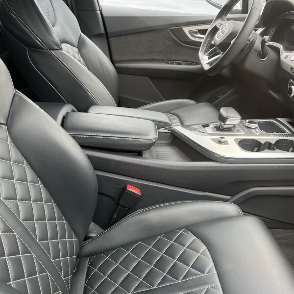 Audi SQ7 из Германии (70258)
