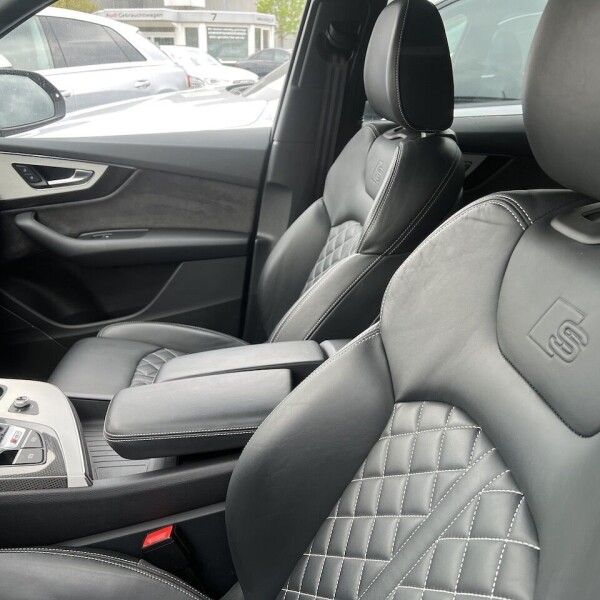 Audi SQ7 из Германии (70265)