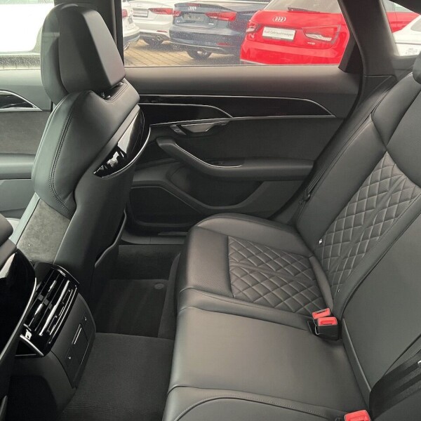 Audi A8  из Германии (70806)
