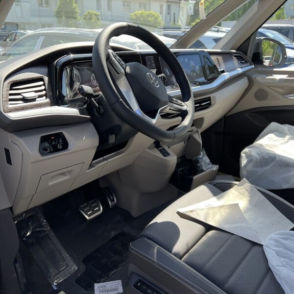 Volkswagen Multivan/Caravelle/Transporter из Германии (70949)