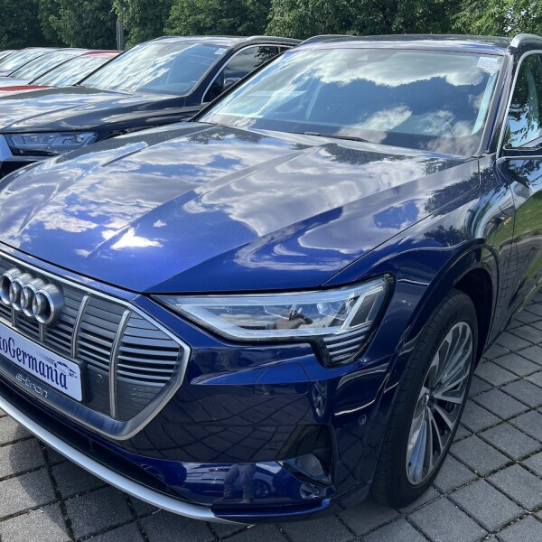 Audi e-tron из Германии (71095)