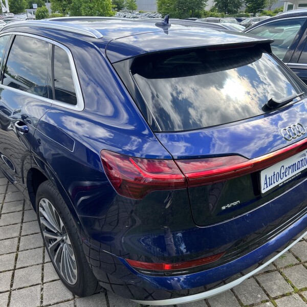 Audi e-tron из Германии (71120)