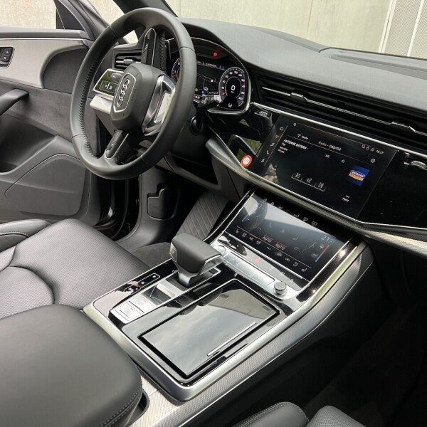 Audi Q8 из Германии (71331)