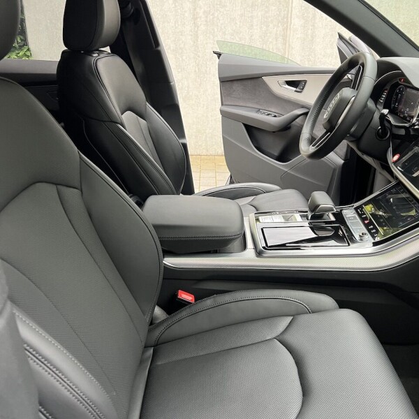 Audi Q8 из Германии (71328)
