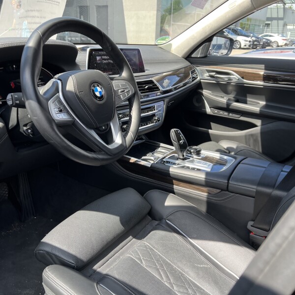 BMW 7-серии из Германии (71428)