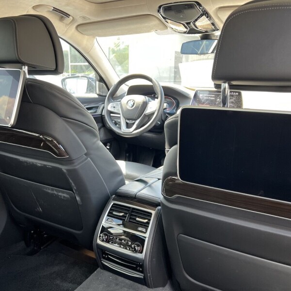 BMW 7-серии из Германии (71445)