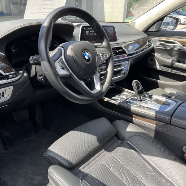 BMW 7-серии из Германии (71424)