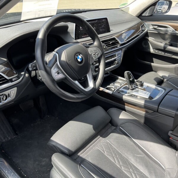 BMW 7-серии из Германии (71422)