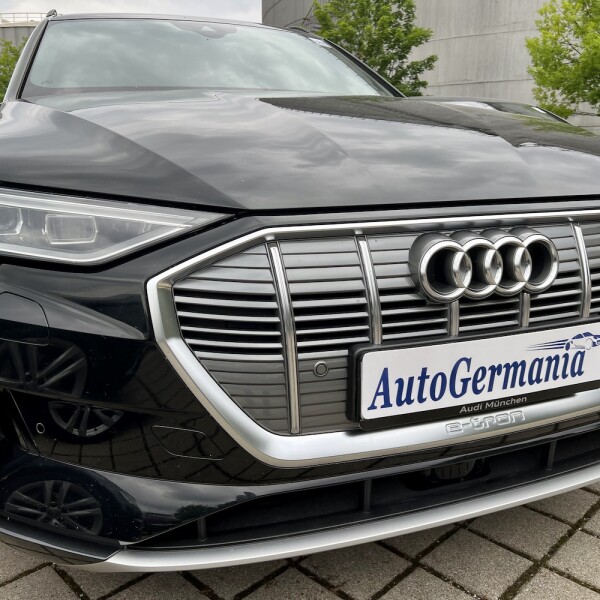 Audi e-tron из Германии (71781)