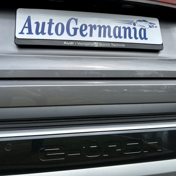 Audi Q4 из Германии (71876)