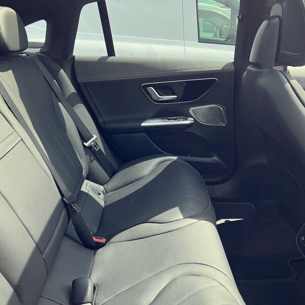 Mercedes-Benz EQE из Германии (72143)