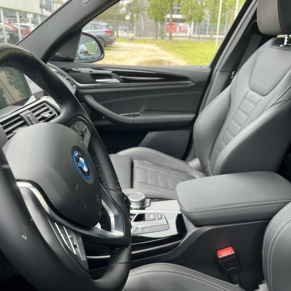 BMW iX3 из Германии (72340)