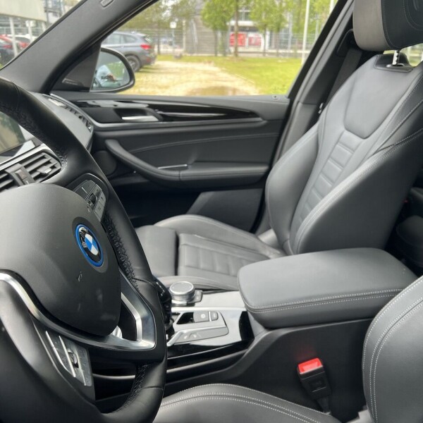 BMW iX3 из Германии (72341)