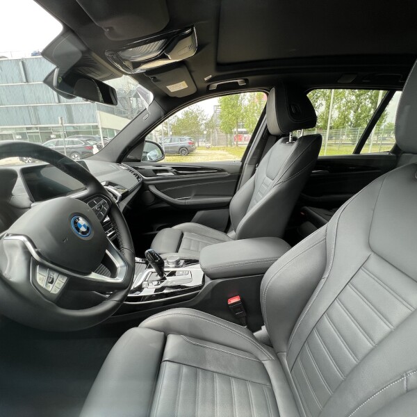 BMW iX3 из Германии (72339)