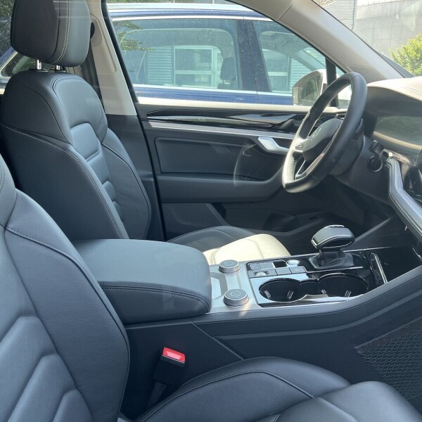 Volkswagen Touareg из Германии (72505)
