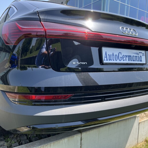 Audi e-tron из Германии (72698)