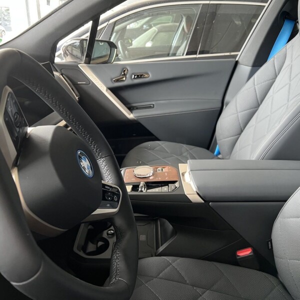 BMW iX из Германии (72747)