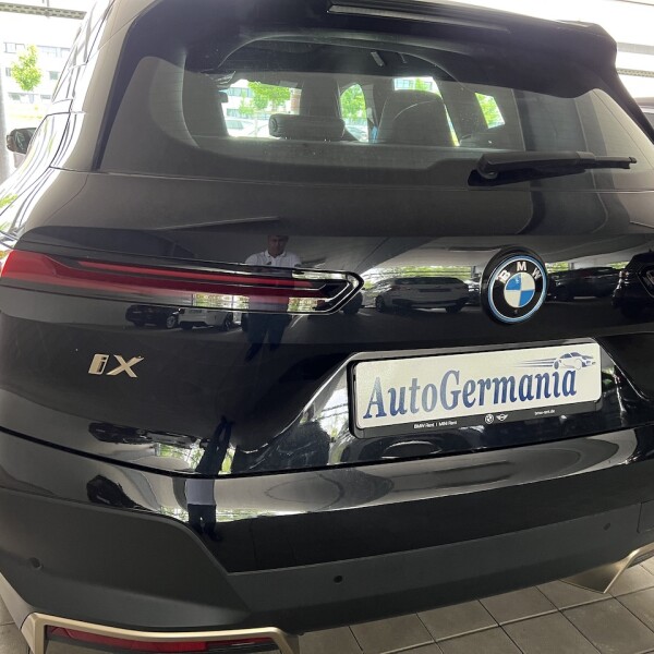 BMW iX из Германии (72733)