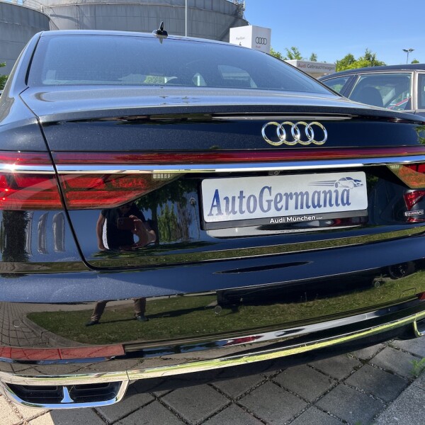 Audi A8  из Германии (72842)