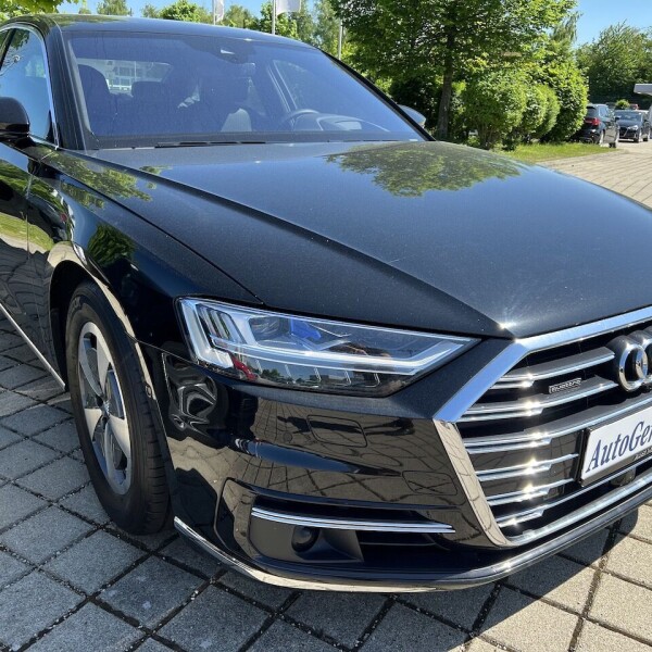 Audi A8  из Германии (72833)
