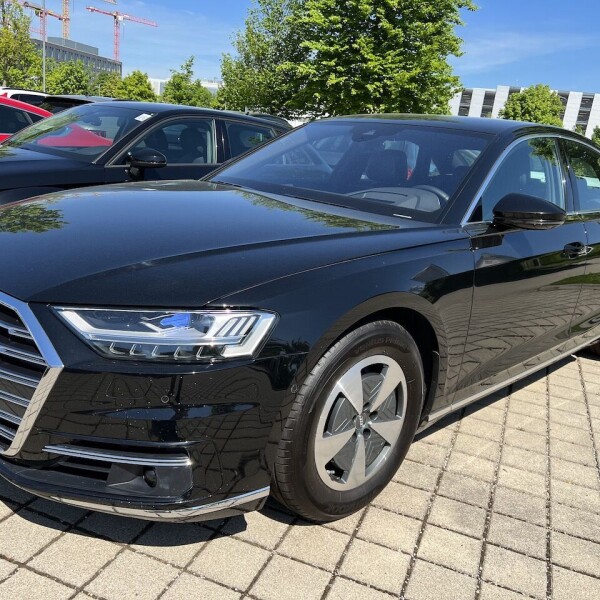 Audi A8  из Германии (72837)