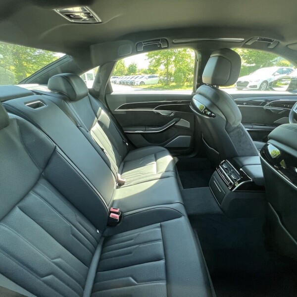 Audi A8  из Германии (72872)