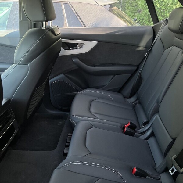 Audi Q8 из Германии (73058)
