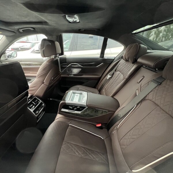 BMW 7-серии из Германии (73279)