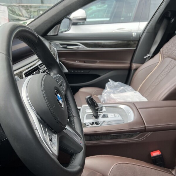 BMW 7-серии из Германии (73272)