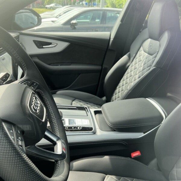 Audi Q8 из Германии (73547)